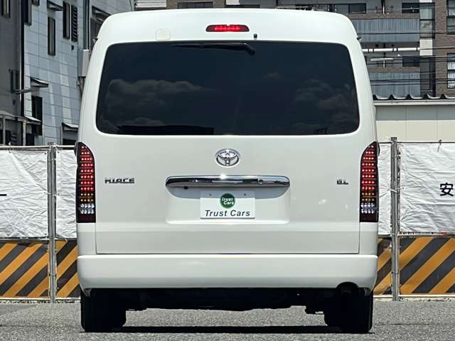 Toyota Hiace 11