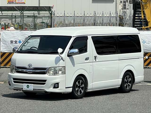 Toyota Hiace 5