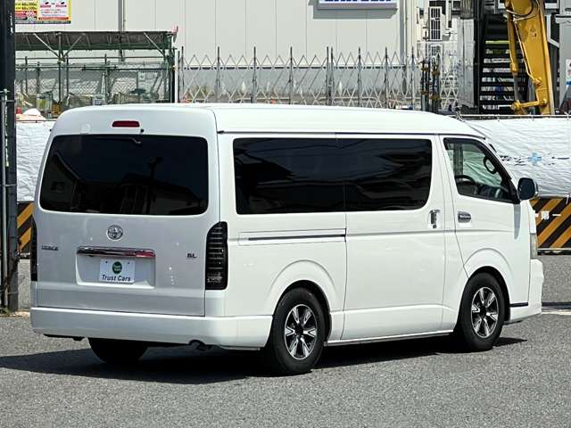 Toyota Hiace 6