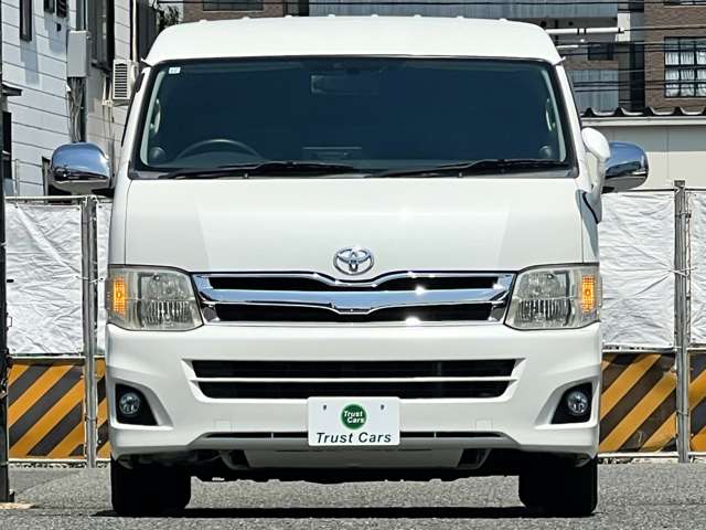 Toyota Hiace 9