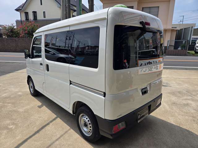 Daihatsu Hijet Cargo 8
