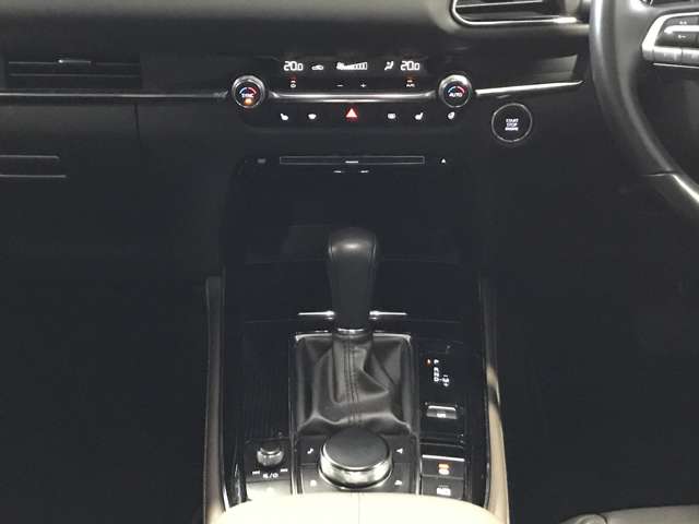 Mazda CX-30 12