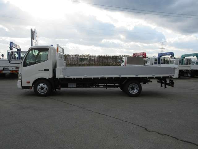 Hino Dutro 4