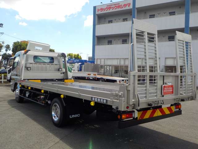 Mitsubishi Fuso Canter 7