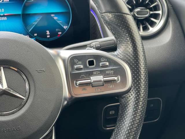 Mercedes-Benz GLB 8