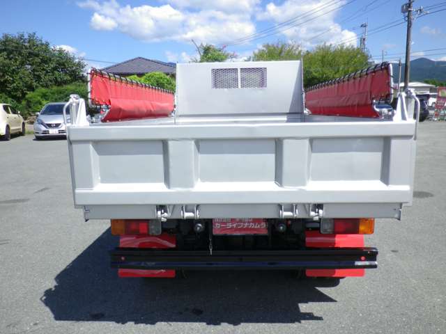 Hino Dutro 12
