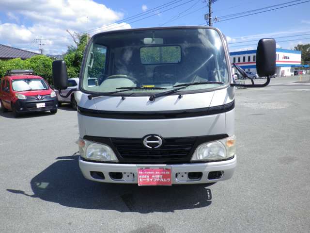 Hino Dutro 4