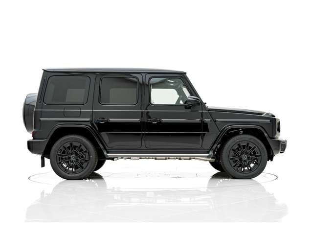 Mercedes-Benz G-Class 8