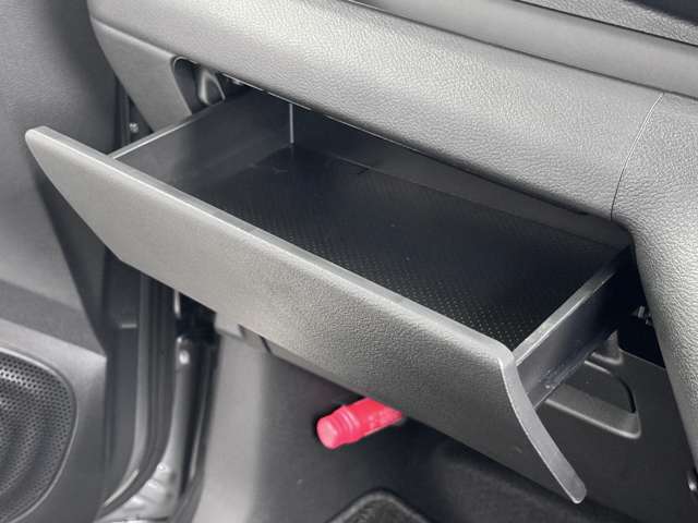 Mitsubishi eK X 12