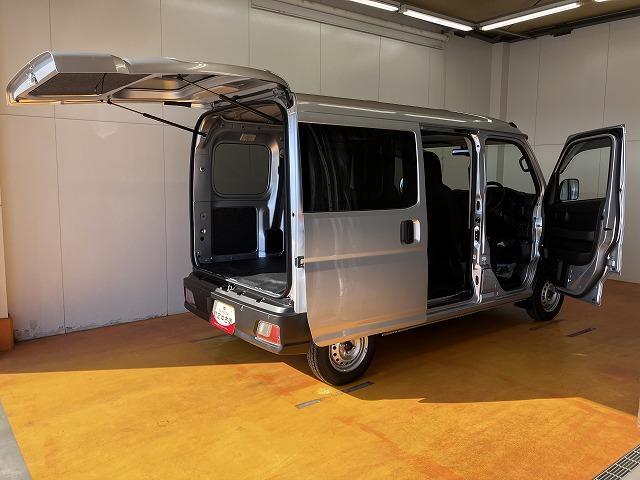 Daihatsu Hijet Cargo 9