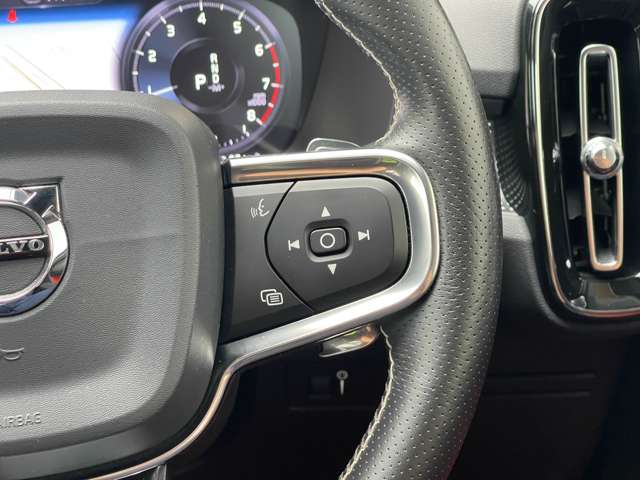 Volvo XC40 8