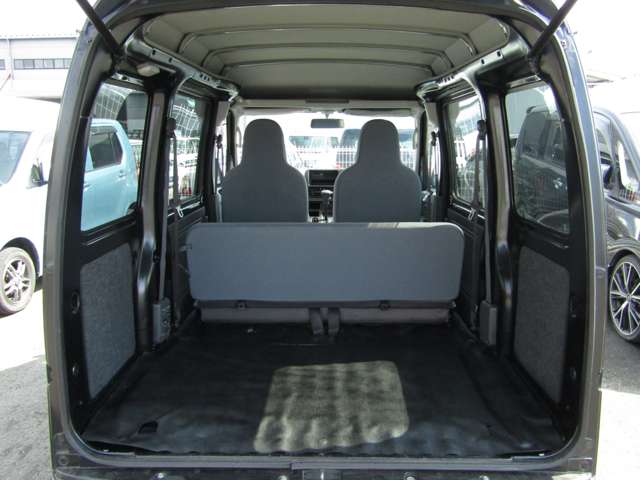 Daihatsu Hijet Cargo 9