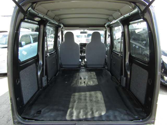Daihatsu Hijet Cargo 10