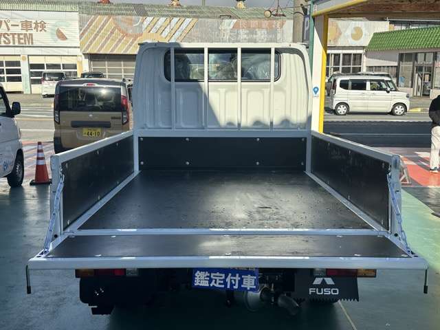 Mitsubishi Fuso Canter 9