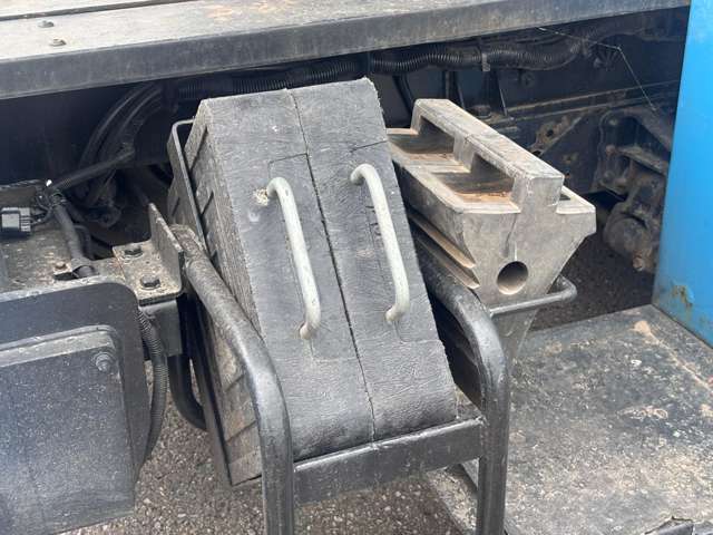 Mitsubishi Fuso Canter 12