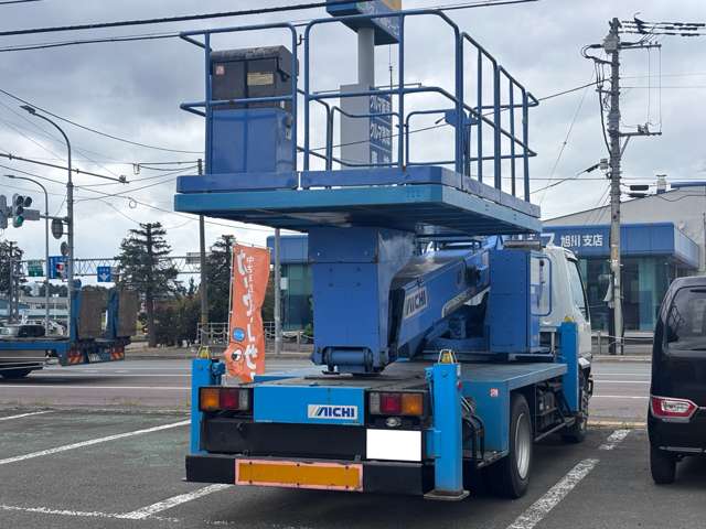 Mitsubishi Fuso Canter 4