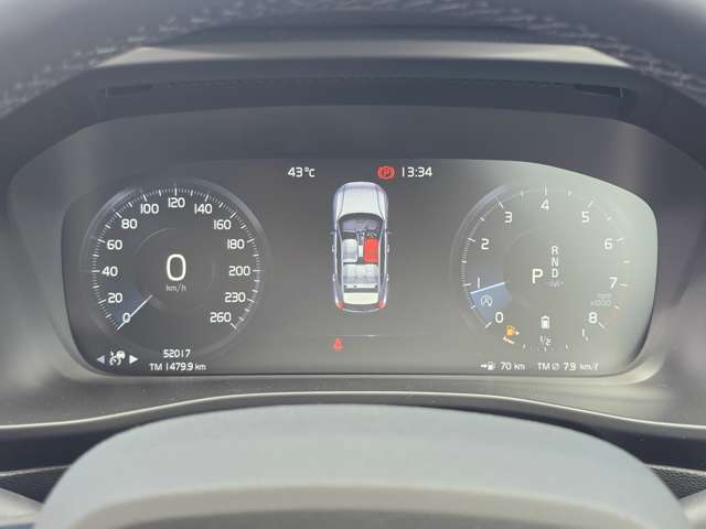 Volvo XC40 8