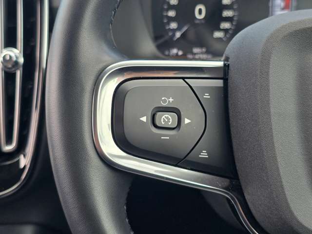 Volvo XC40 9