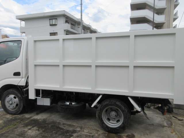 Hino Dutro 2