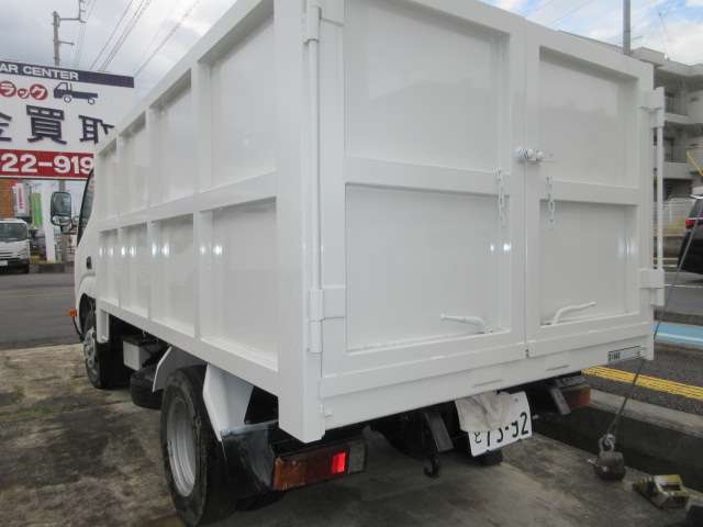 Hino Dutro 3