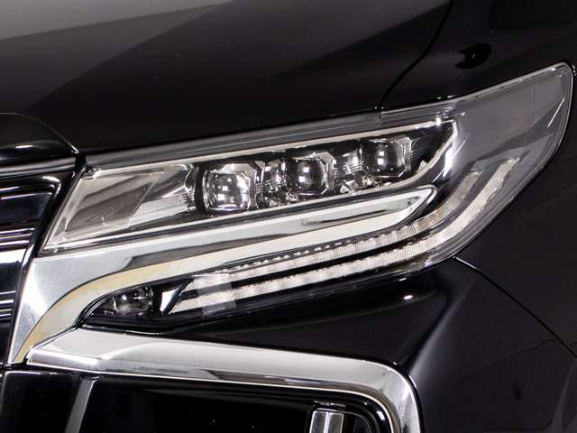 Toyota Alphard 12