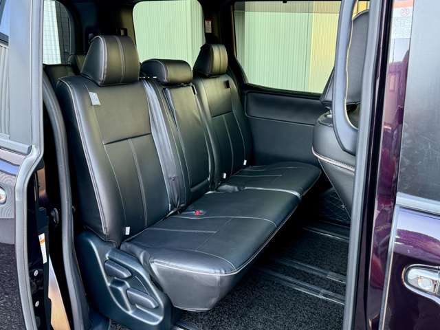 Toyota Voxy 6
