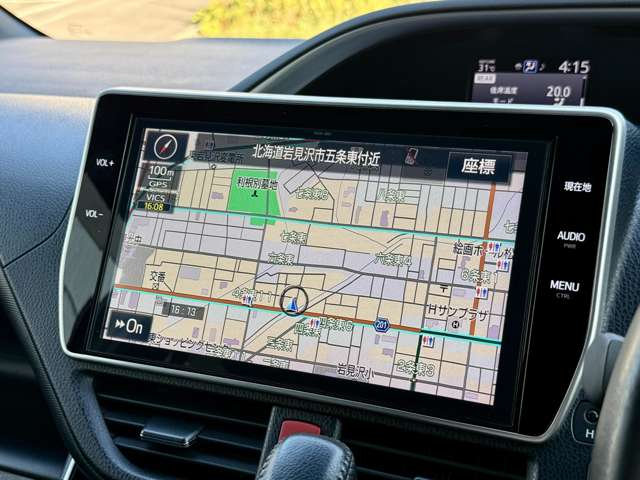 Toyota Voxy 8