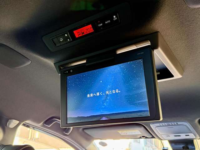Toyota Voxy 11