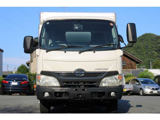 Hino Dutro 4