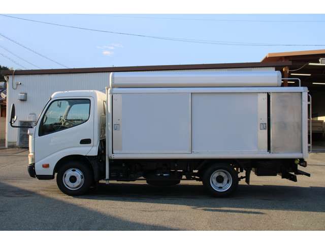 Hino Dutro 6