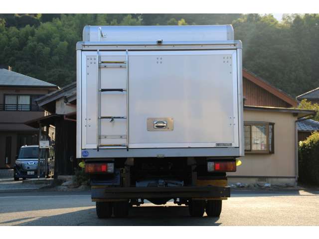 Hino Dutro 10
