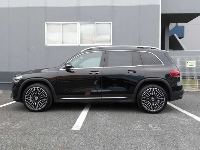 Mercedes-Benz EQB 12