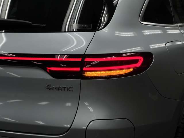 Mercedes-Benz EQC 12