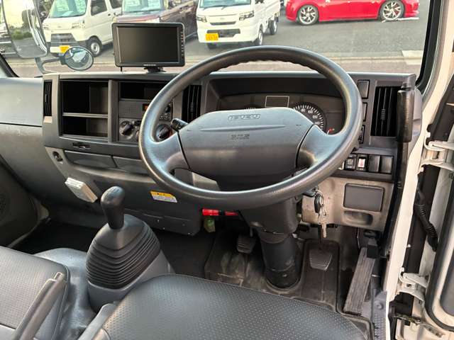 Isuzu Elf 3