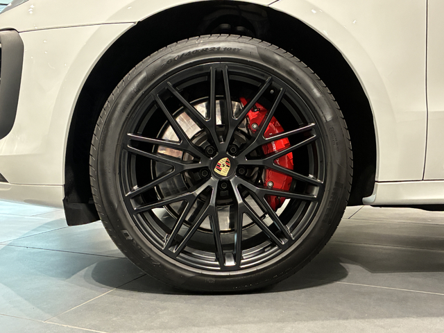 Porsche Macan 11