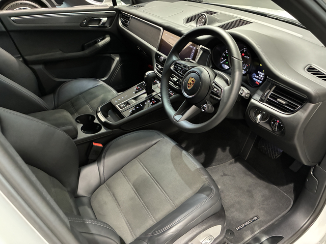 Porsche Macan 12