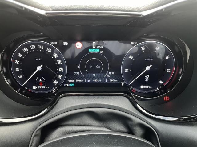 Alfa Romeo トナーレ 7