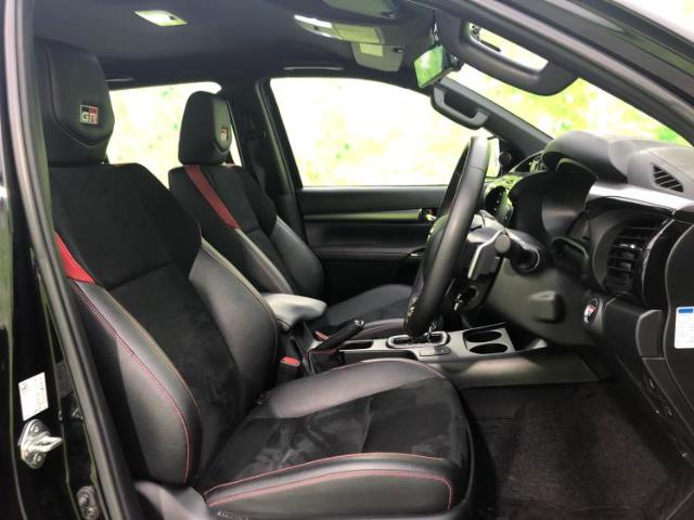 Toyota Hilux 2