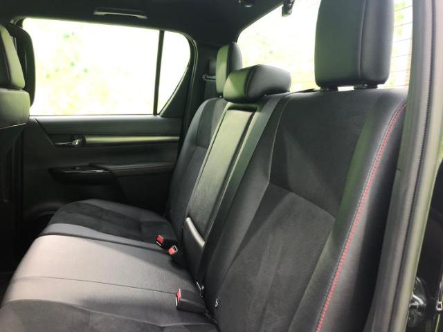 Toyota Hilux 9