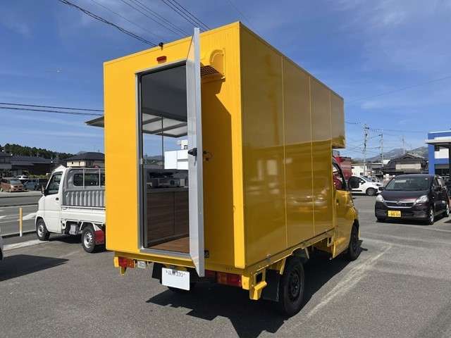 Toyota Light Ace Truck 11