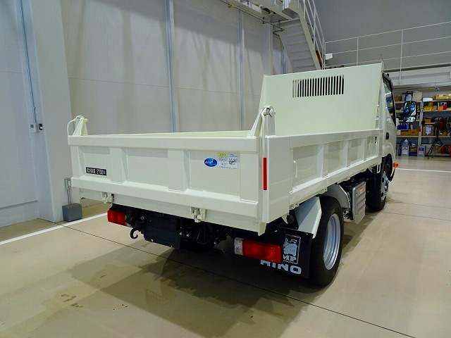 Hino Dutro 11