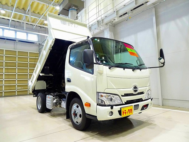 Hino Dutro 12