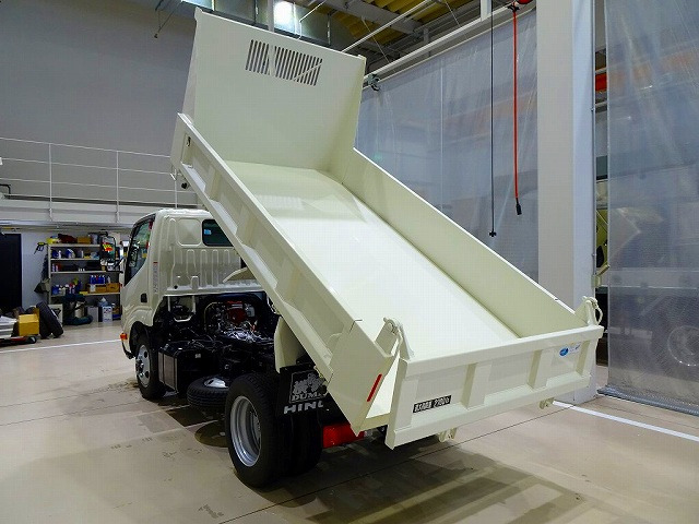 Hino Dutro 2