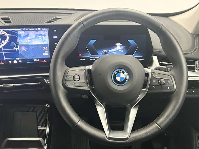 BMW iX1 11