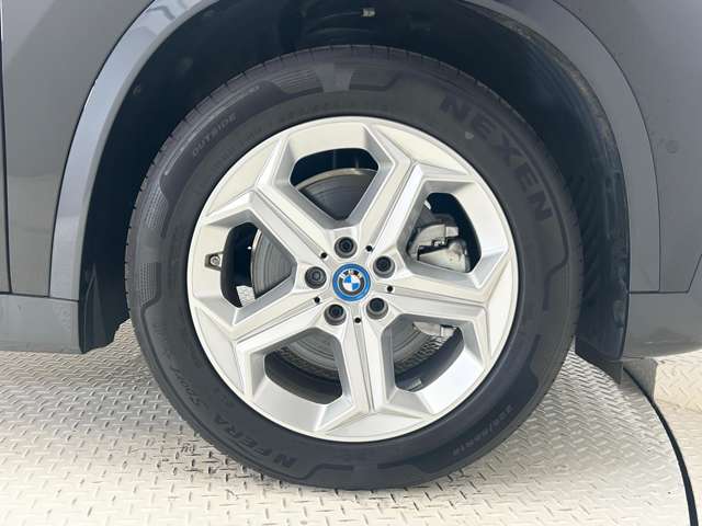 BMW iX1 10