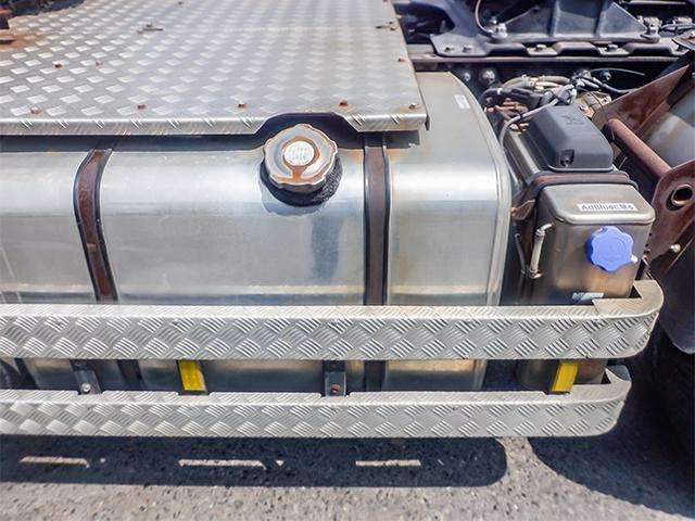 UD Trucks Quon 10