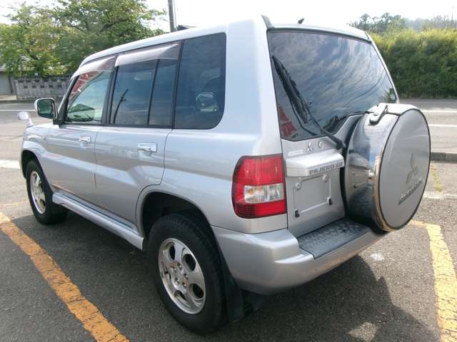 Mitsubishi Pajero iO 7
