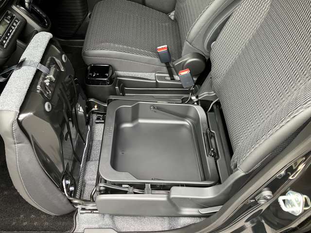 Mazda Flair Crossover 9