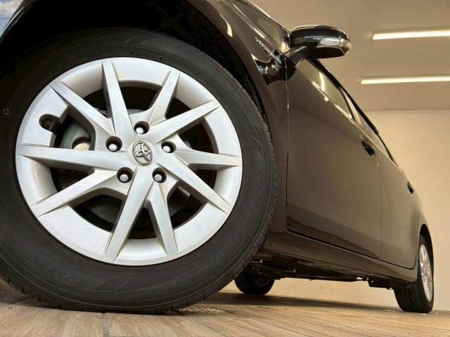 Toyota Prius α 5
