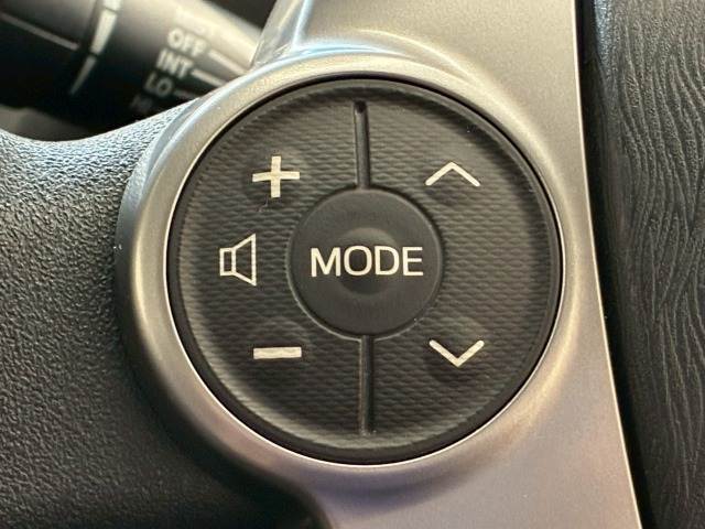 Toyota Prius α 8